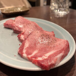 炭火焼肉ホルモン うらら - 特選タン