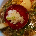 会津ラーメン 和 - ご飯を浸して
