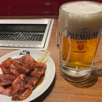 焼肉の和民 - 生ビールのジョッキは中でも大きめ