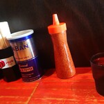 ラーメン二郎 会津若松駅前店 - 卓上。