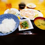 一般食堂 豊鮨 - ベーコンエッグ定食