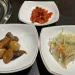 韓国料理 ハモニ食堂 - 付き出しも韓国風