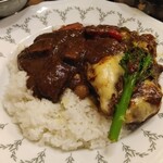 トマト - 彼女の和牛ビーフカレーとタンカレー相がけ