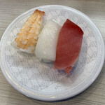HAMAZUSHI - 定番３種盛り　マグロ、イカ、エビ　150円
                        マグロ3種盛りも頼んだのに写真が無い