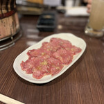 炭火焼肉ホルモン うらら - 黒毛和牛タン