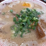 Daruma Taishi - 濃厚スープがたっぷりと注がれています