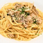 ラ・クッチーナ セレーノ - 色々キノコと鶏挽肉の白ワイン煮込みとグラナパダーノ スパゲティ