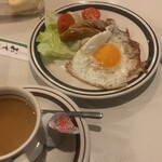 Coffee Lounge 愚羅泥 - 