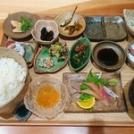 ご飯とちょっと三杯 渡邉 - 本日のランチ  奥様の料理説明があまりにも丁寧且つ親切でしたのでそのまま食べ進めてしまい写真を撮り忘れるという痛恨のミスρ(・・、)