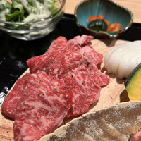 純和牛焼肉 無限亭。 - ウデ塩