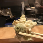 菊亭 - 贅沢ランチ４２３５円。蕗の薹。水々しさを残した揚げ具合の蕗の薹は、熱が加わることで香りが増して、とーっても美味しかったです（╹◡╹）