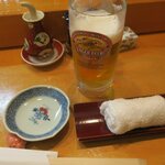 よし寿司 - とりあえず生ビールです