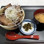 うすいファーム - 炙り豚丼・並盛