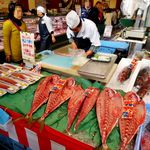 魚市場 旬 - 寒ブリ祭りを開催中！