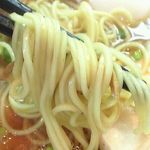 らあめん サンド - 全粒粉の麺アップ