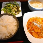 中華酒場 麒麟 - エビチリ定食(￥880)。プリップリの海老の美味しさ！