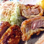 赤坂とん平 - ヒレかつ断面  肉厚です。