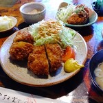 赤坂とん平 - ヒレかつ定食 980円とカキフライ 300円 共に税込み