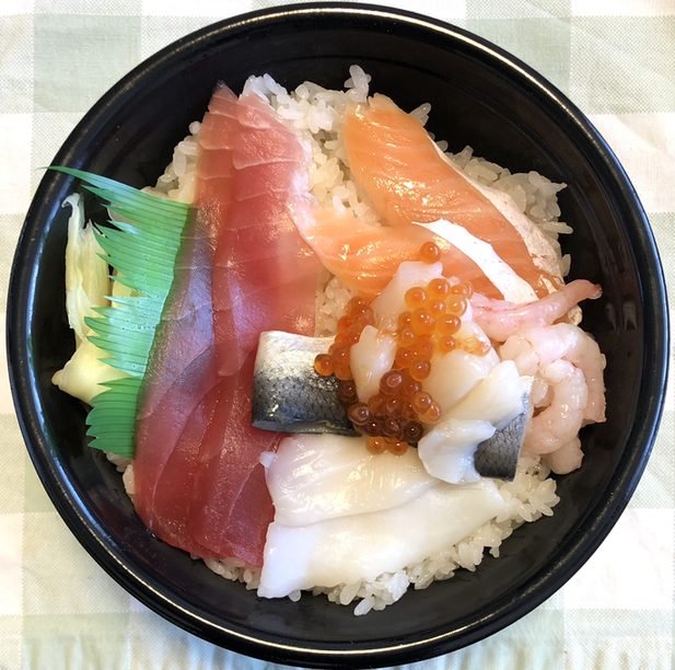 魚丼 仙台長町店 - 富沢（海鮮丼）の写真