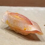 Takumi Makoto - 春子鯛の握り