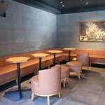 STARBUCKS COFFEE - ソファ席。