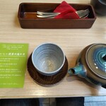 文明堂カフェ - 宇治茶　こんな感じで急須で提供