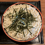 日の出屋 - とろろそば ¥800 の麺