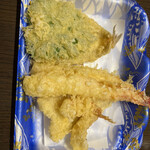 さかな屋食堂ウロコジュウ - 天ぷらはこの量で800円　天つゆ付