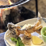 湯元　すぎ嶋 - 名物岩魚の姿揚げ