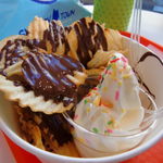 カルビープラス 原宿竹下通り店 - ロイズチョコがけポテト♪ソフトクリームつき