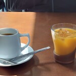 Cafe Creare - コーヒー、マンゴージュース