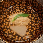 伯雲 - 浜坂の松葉蟹の真薯と聖護院大根の一番出汁