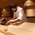 伯雲 - 本枯節を削る坂本店主
