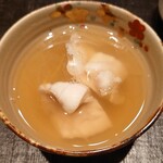 伯雲 - 河豚の身皮の部分と腹筋を河豚の出汁で炊いたもの