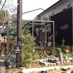 伊豆高原シーズンズ - 2013/01 伊豆半島の国道135号線のゴリラの作り物のある信号から、伊豆急行富戸駅に向かう道の途中を右に入り小高い丘のようなところを登ったところにある大島を一望の伊豆高原シーズンズ