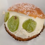 赤いリボン - マリトッツォ(350円)です。