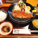 Tonkatsu Katsukichi - ランチのロースかつ定食（120g、1,360円）