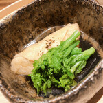 温石 - お揚げの中に唐墨餅が潜みます。焼津はおでんでも名を馳せたところ。お出汁を含んだキツネとの相性も抜群でした。