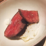 温石 - 三膳目はシンシンとトウガラシ。この知床牛の赤身は超絶！