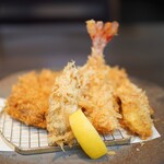 馬酔木 - ロースかつ200ｇ+海老フライ+牡蠣フライ4100円也