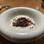 メゾン ケイ - ２種の芋で作られるニョッキは黒トリュフをかけていただきました。