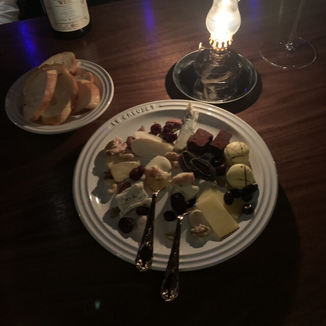 GRAPES OMOTESANDO CHEESE & CHOCOLATE 渋谷/ワインバー 食べログ