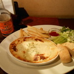 ダブリナーズ　カフェ＆パブ - シェパーズパイ　プレートと一緒に持ってきたウスターソースが謎だった