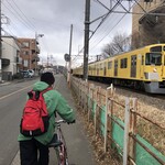 167830731 - 電車見て喜んでるオヤジ