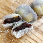 照月堂 - 猪名の栗餅 断面