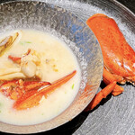 傳火 鉄板焼 - オマール海老と甘酒スープ