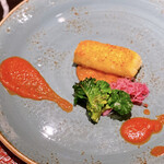 傳火 鉄板焼 - 河豚のクリームコロッケ　トマトソース