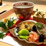 懐石 山よし - 鮑の有馬煮・鰯・柿なます・天豆・黒豆松葉刺し