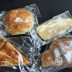 ロフティ - 1回目に購入したパン。ポテトパン・バタークッキー・ガレットデロワ・クリームクロワッサン