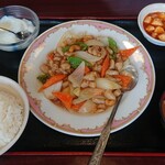 中華料理　味香園 - 鶏肉とカシューナッツ炒め定食¥830-